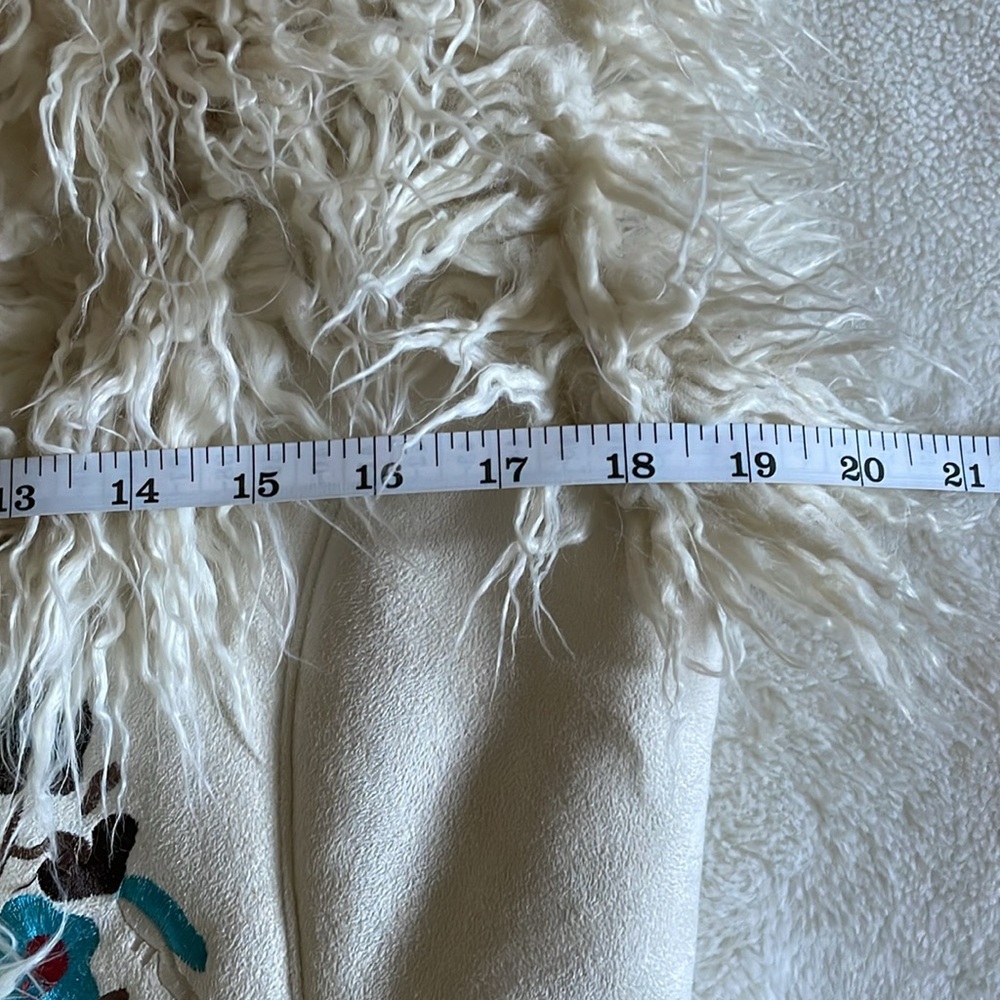 Vest - Picture 3 of 13